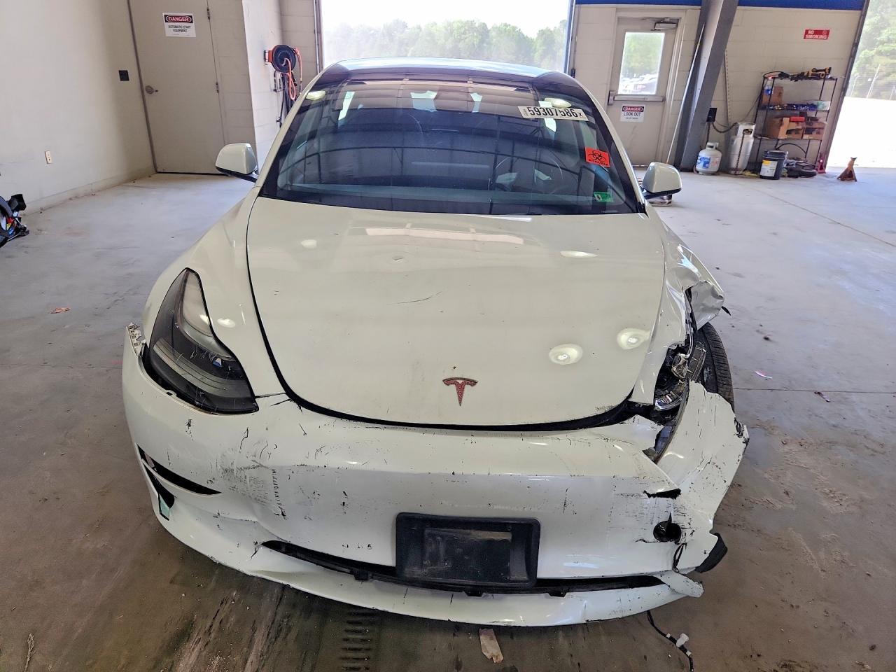 2023 Tesla Model 3 - Фото 5