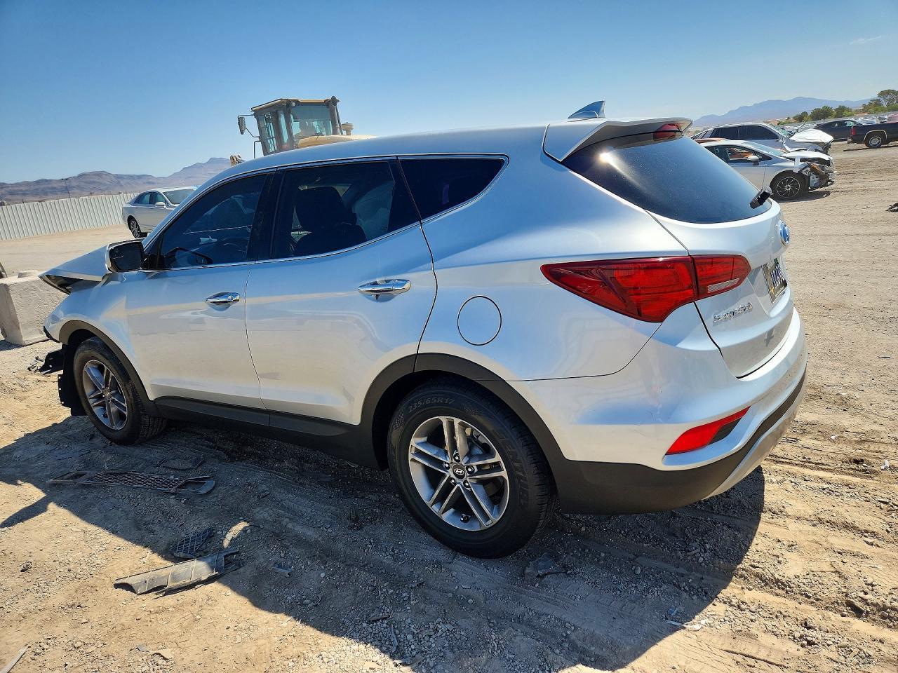 2017 Hyundai Santa Fe Sport 2.4L - Фото 2