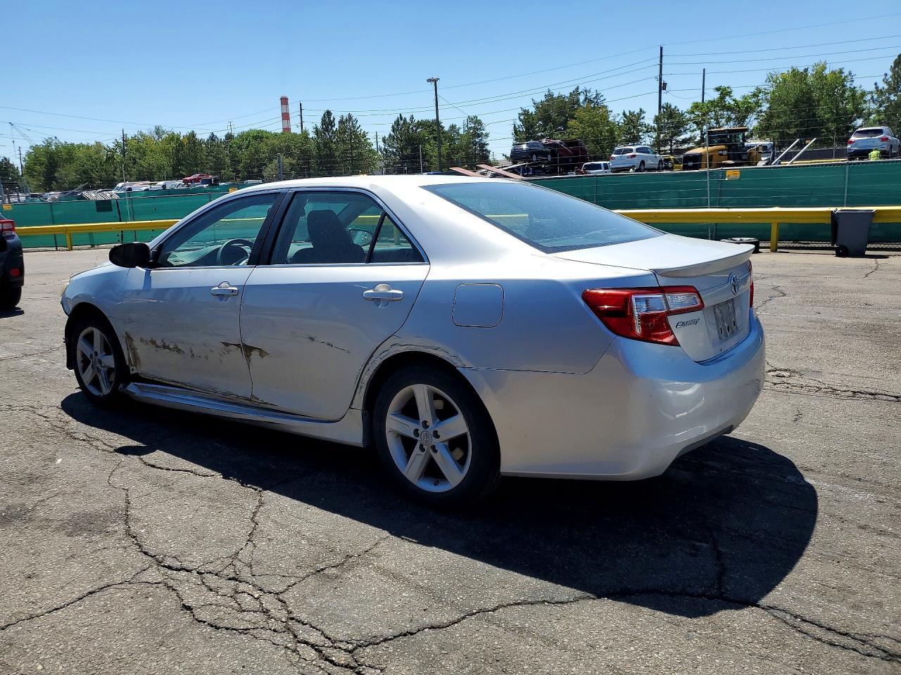 2012 Toyota Camry Se Automatic - Image 2