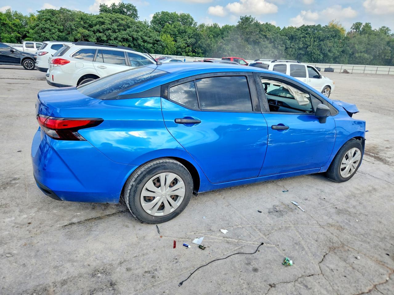 2020 Nissan Versa S - Image 3
