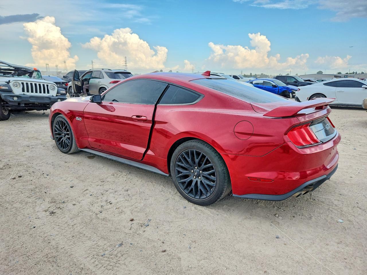 2020 Ford Mustang Gt - Фото 2