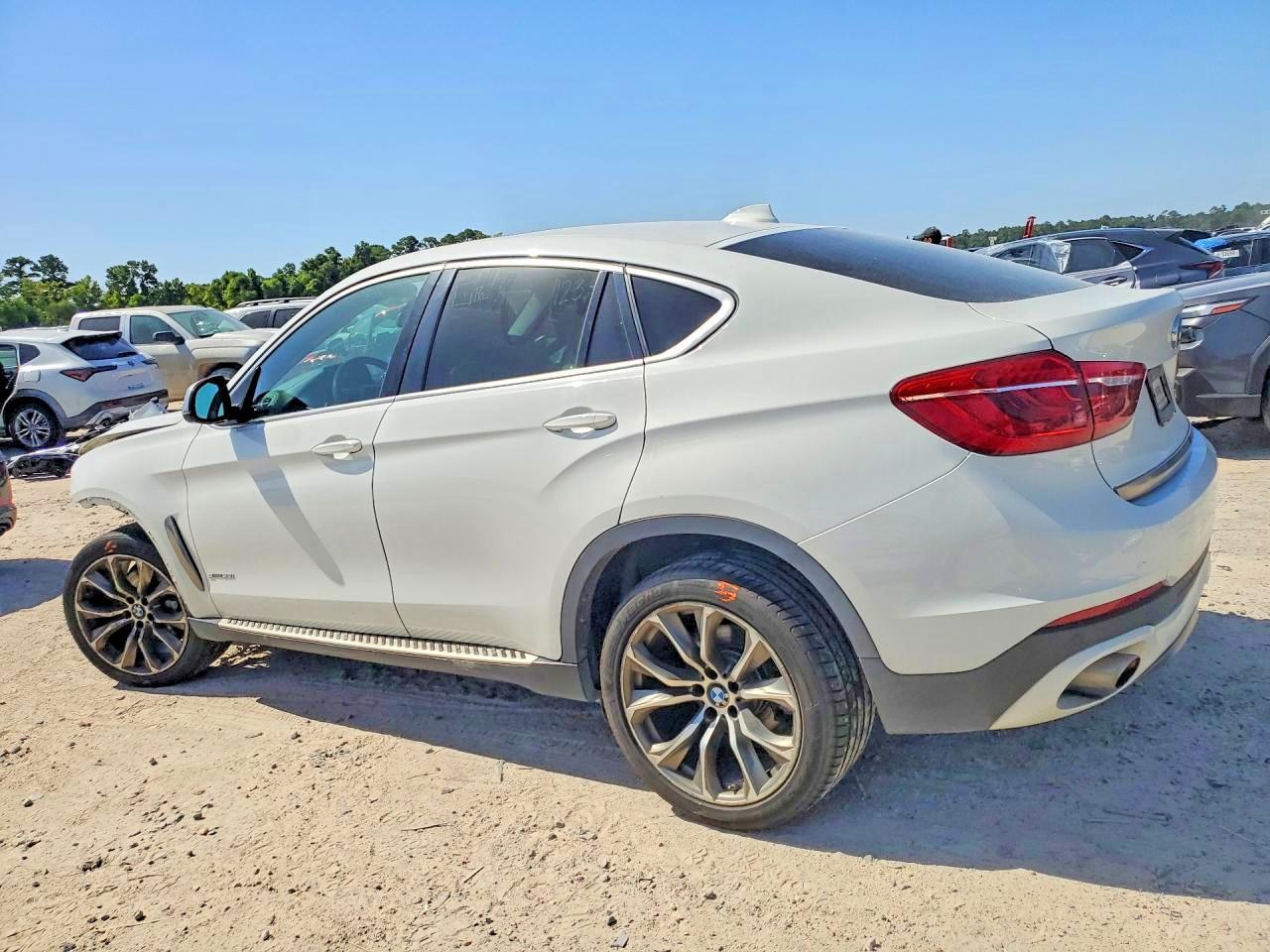 2016 BMW X6 Sdrive35I - Фото 2