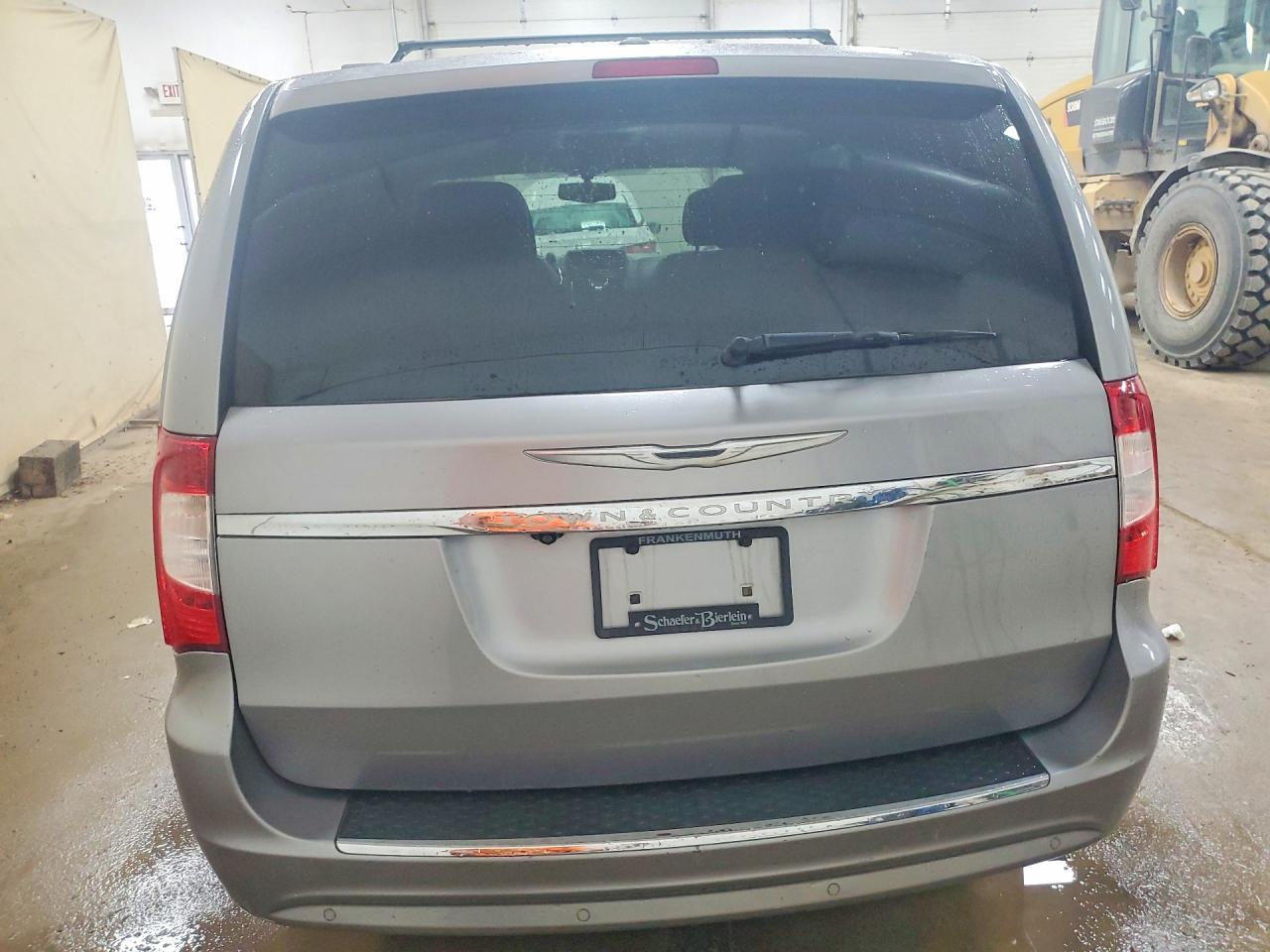 2013 Chrysler Town & Country Touring L - Фото 6