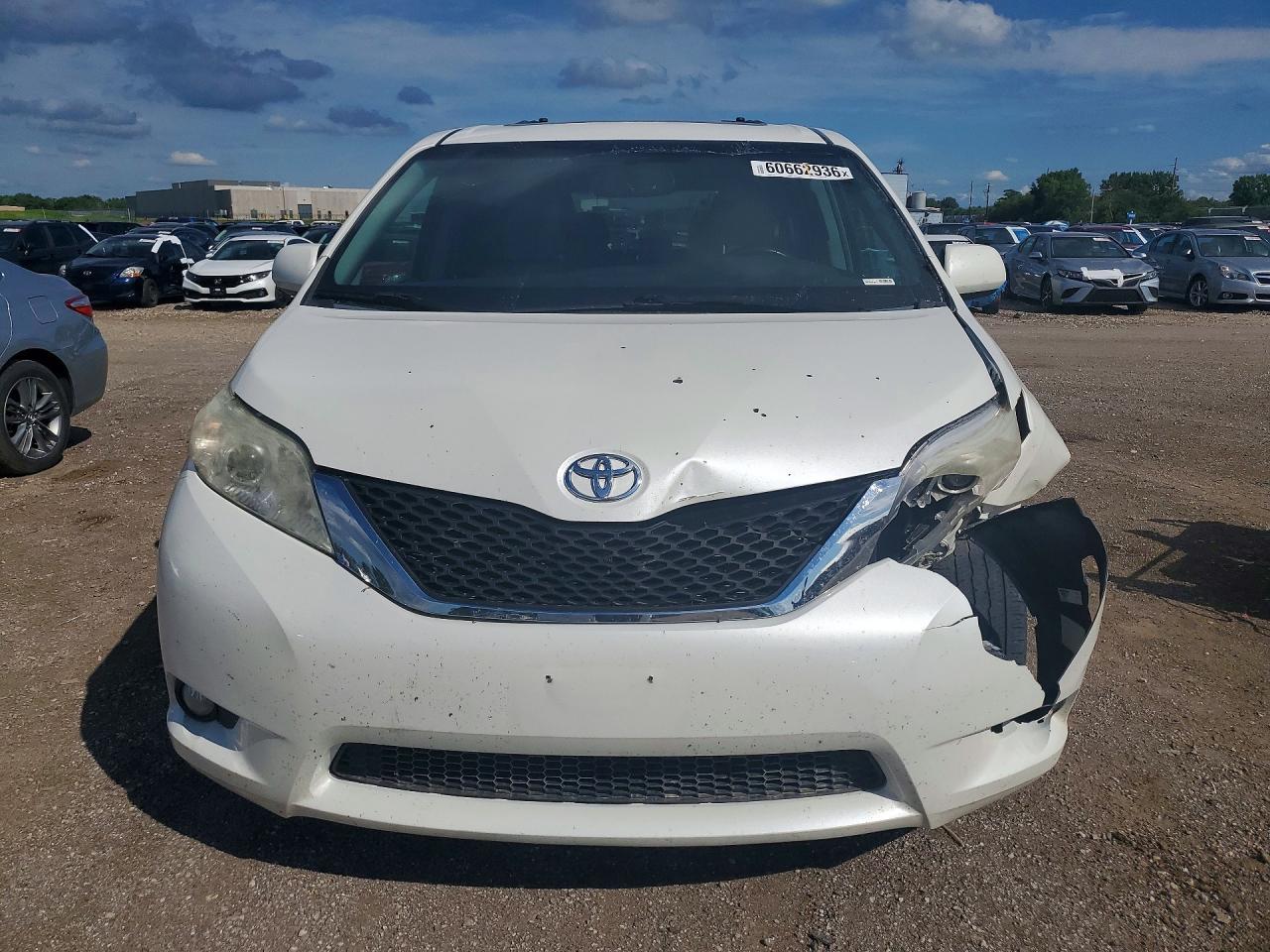 2015 Toyota Sienna Xle Premium 7-Passenger - Фото 5