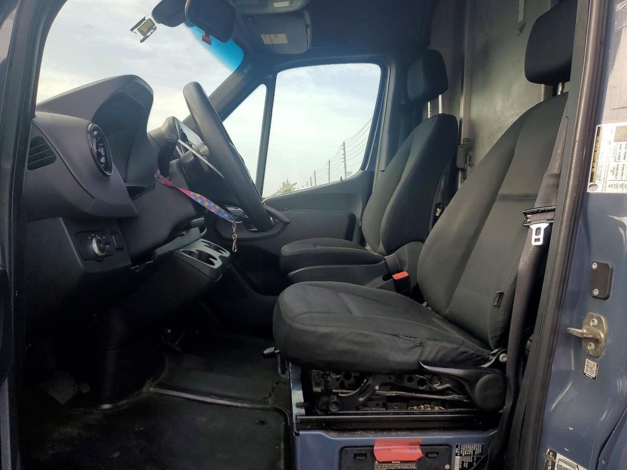 2019 Mercedes-Benz Sprinter 2500/3500 Delivery Van - Фото 7