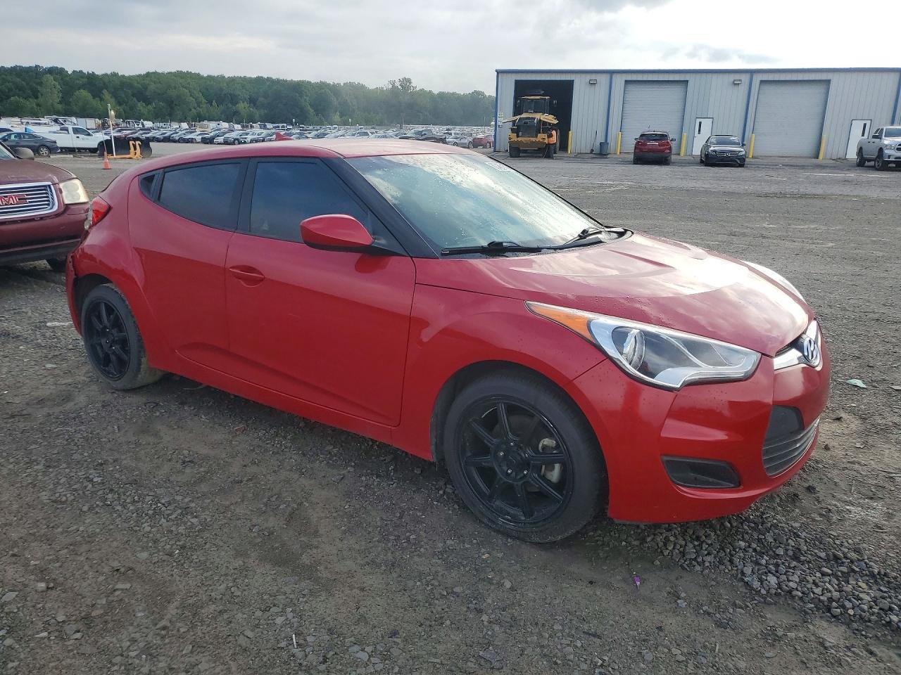 2016 Hyundai Veloster Base - Image 4