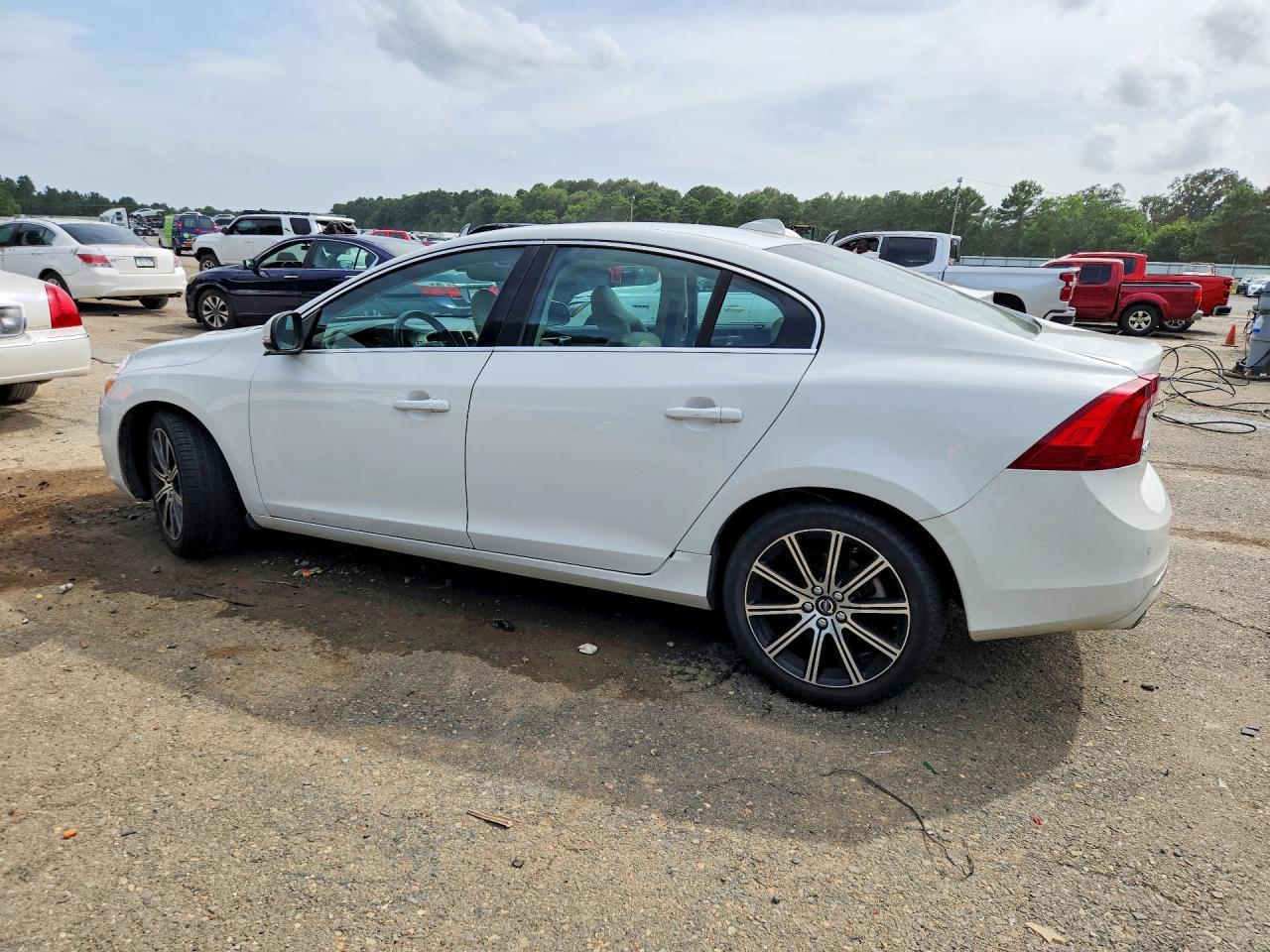 2017 Volvo S60 Premier - Image 2