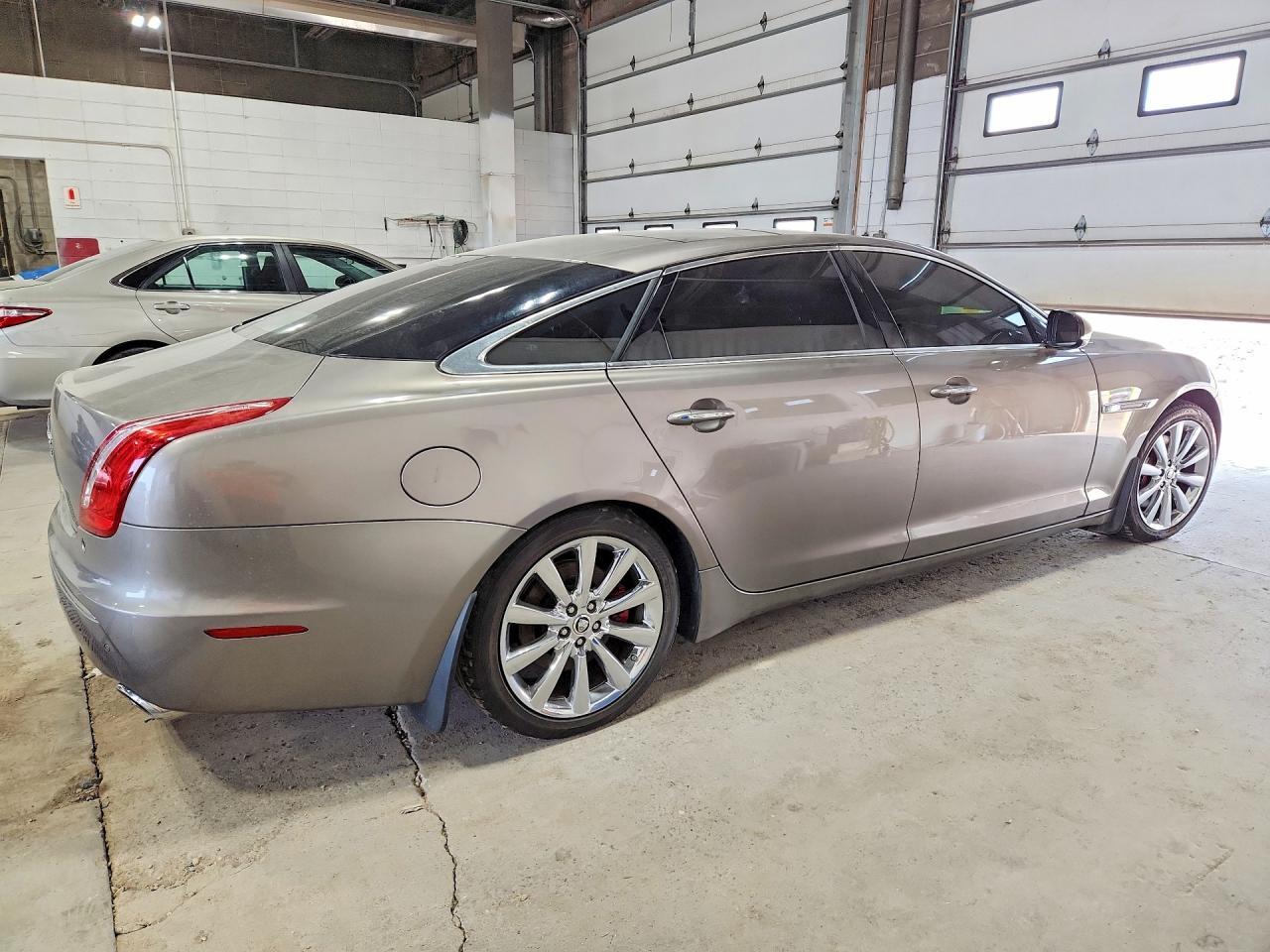 2011 Jaguar Xjl - Фото 3