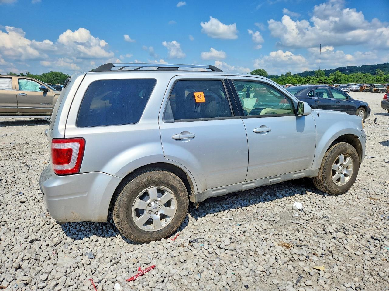 2010 Ford Escape Limited - Image 3