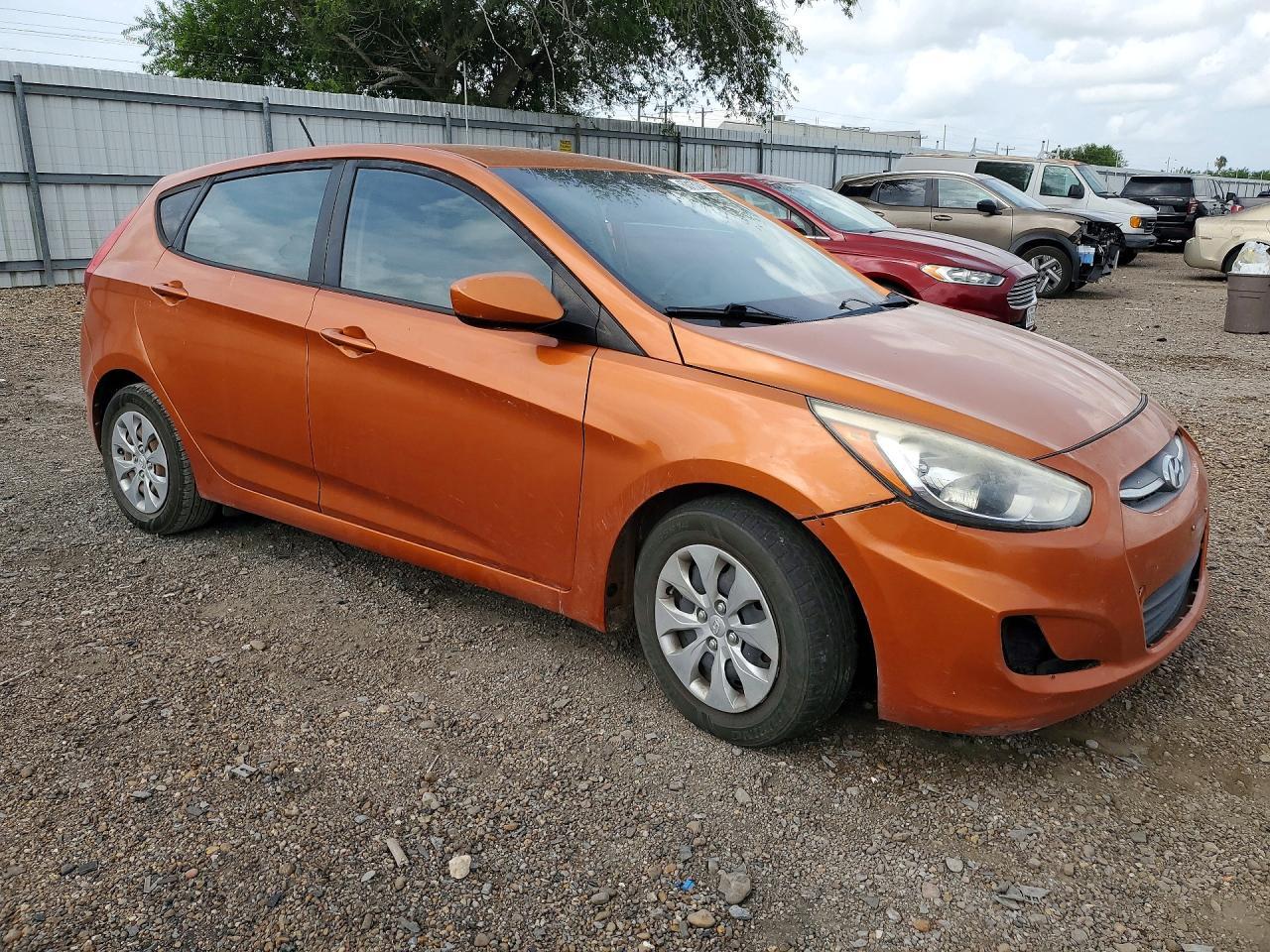 2017 Hyundai Accent Se - Image 4