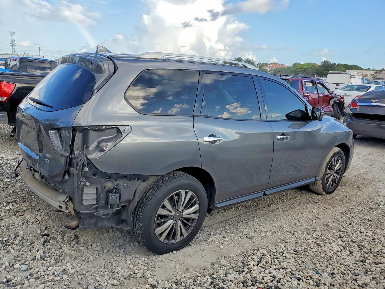 2019 Nissan Pathfinder Sl - Фото 3