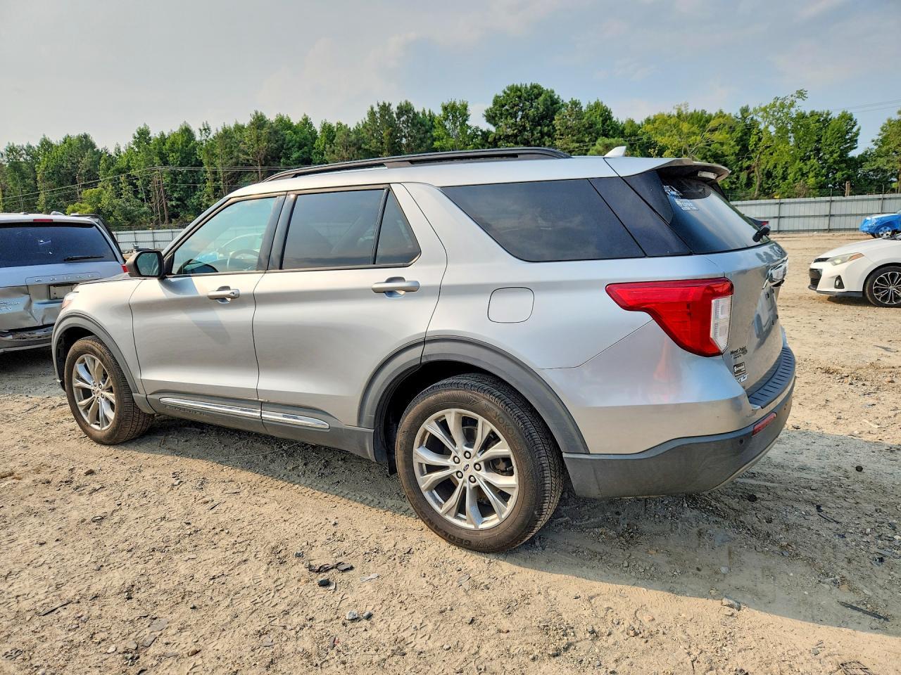 2020 Ford Explorer Xlt - Image 2