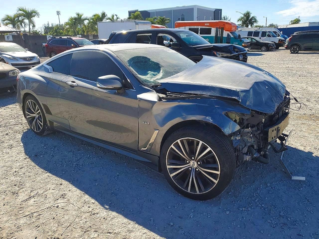 2017 Infiniti Q60 2.0T Premium - Image 4