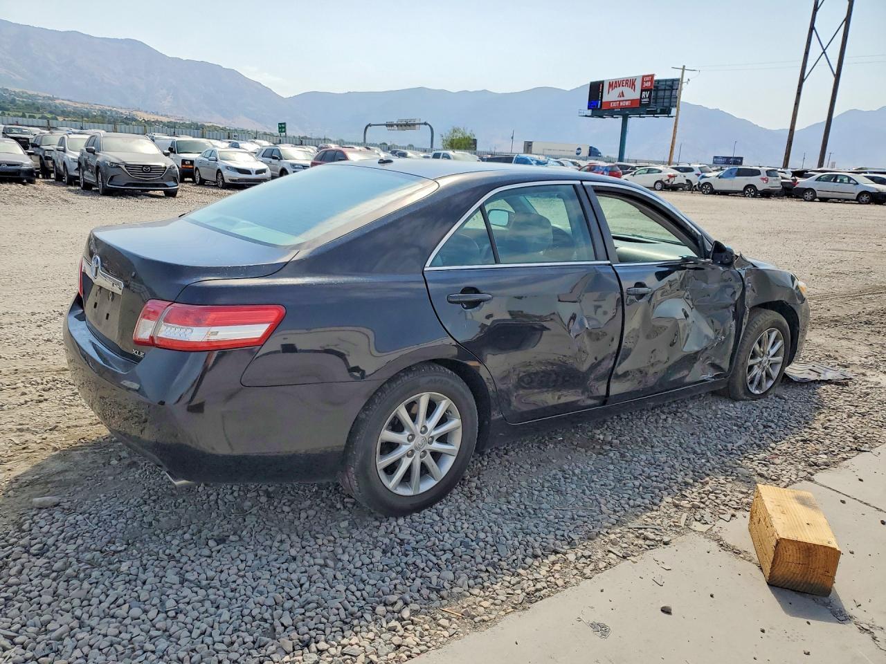 2011 Toyota Camry Xle V6 - Image 3