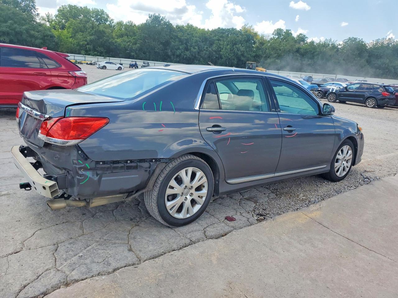 2012 Toyota Avalon Base - Image 3
