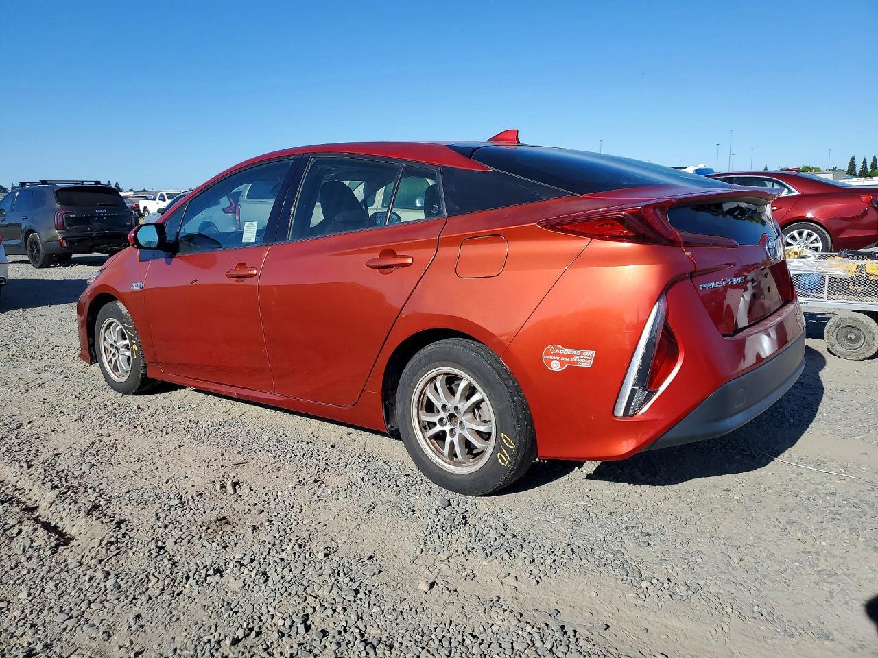 2017 Toyota Prius Prime Premium - Фото 2