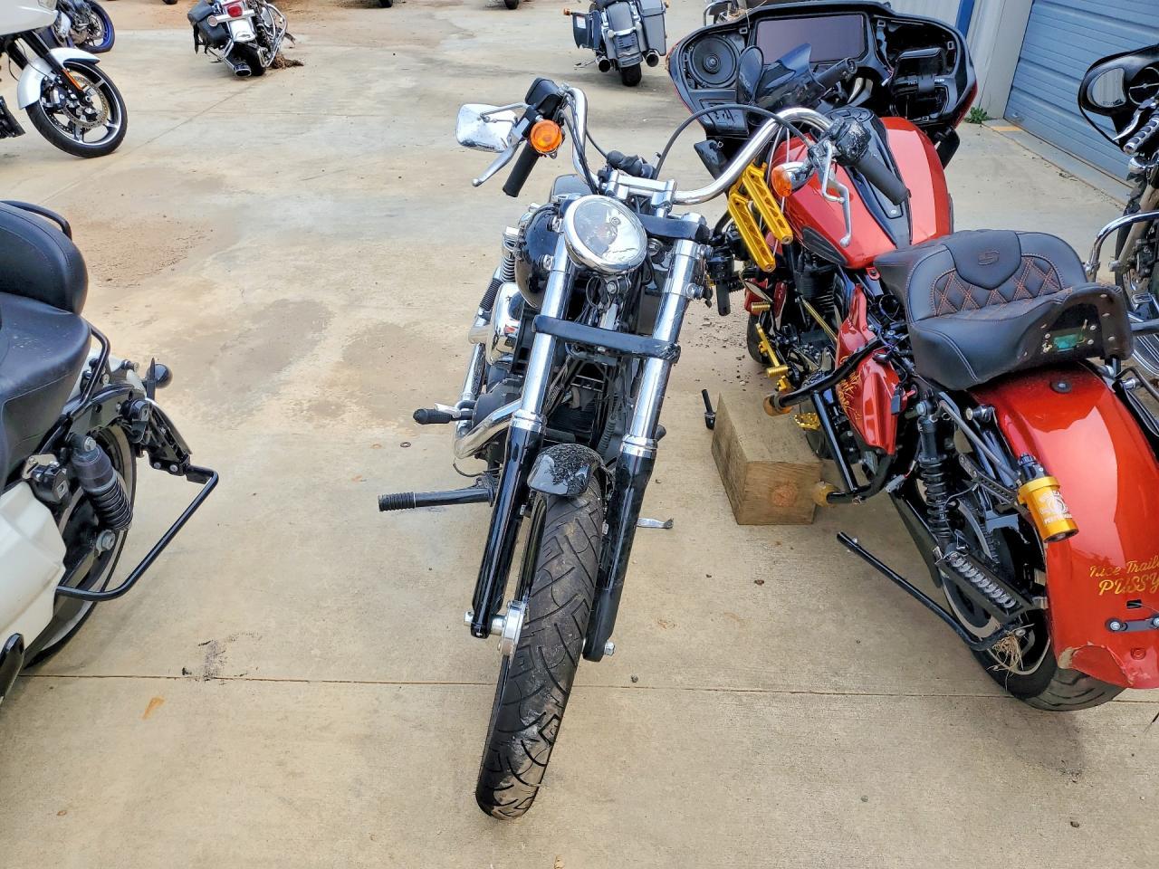 2017 Harley-Davidson Fxdb Dyna Street Bob - Фото 2