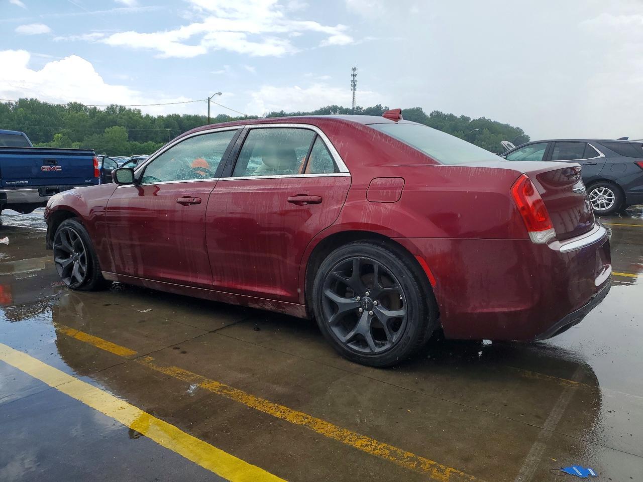 2018 Chrysler 300 Touring - Image 2