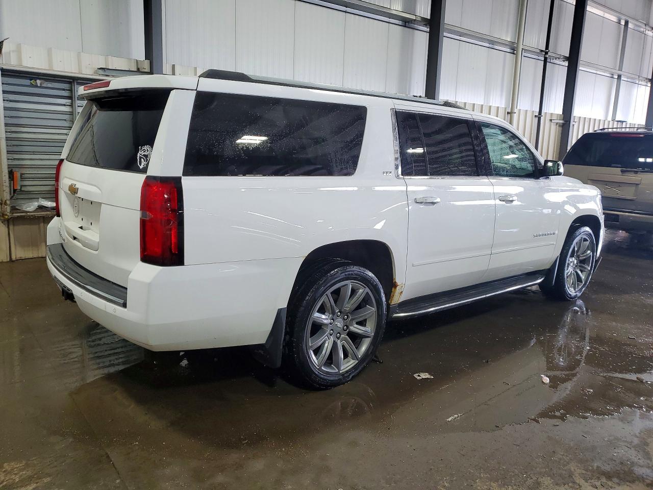 2015 Chevrolet Suburban K1500 Ltz - Фото 3