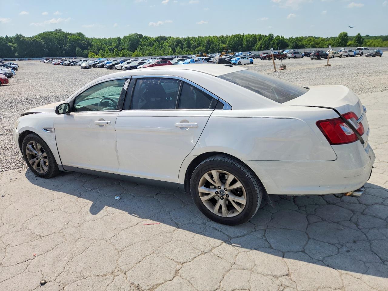 2010 Ford Taurus Sel - Image 2