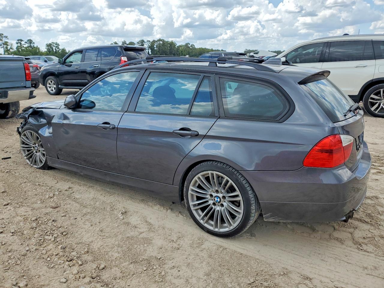 2008 BMW 328 Xit - Image 2