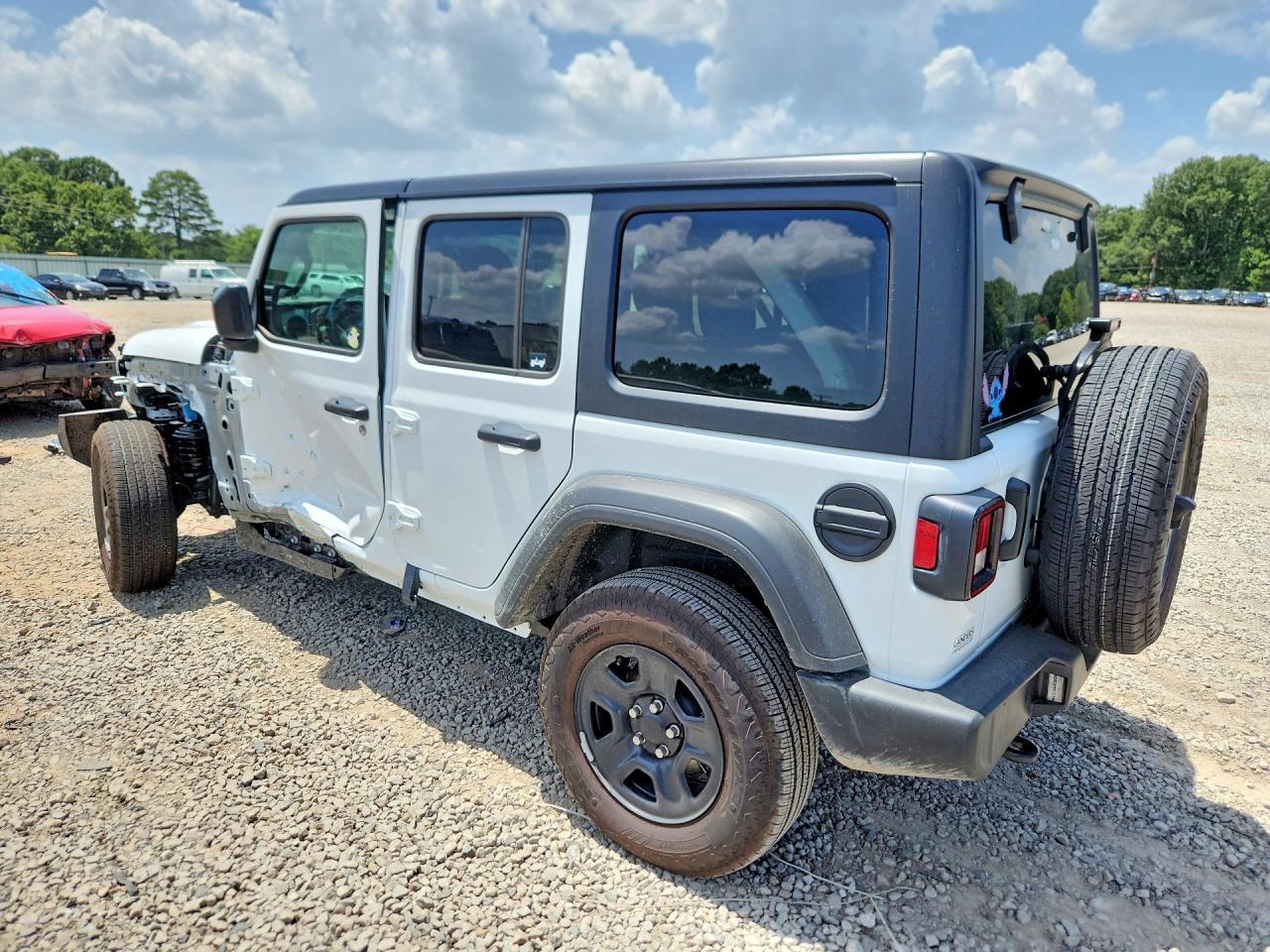 2026 Jeep Wrangler Sport - Фото 2