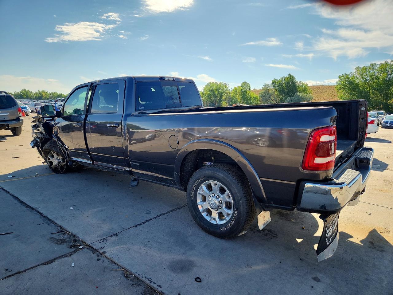2022 Ram 2500 Laramie - Фото 2