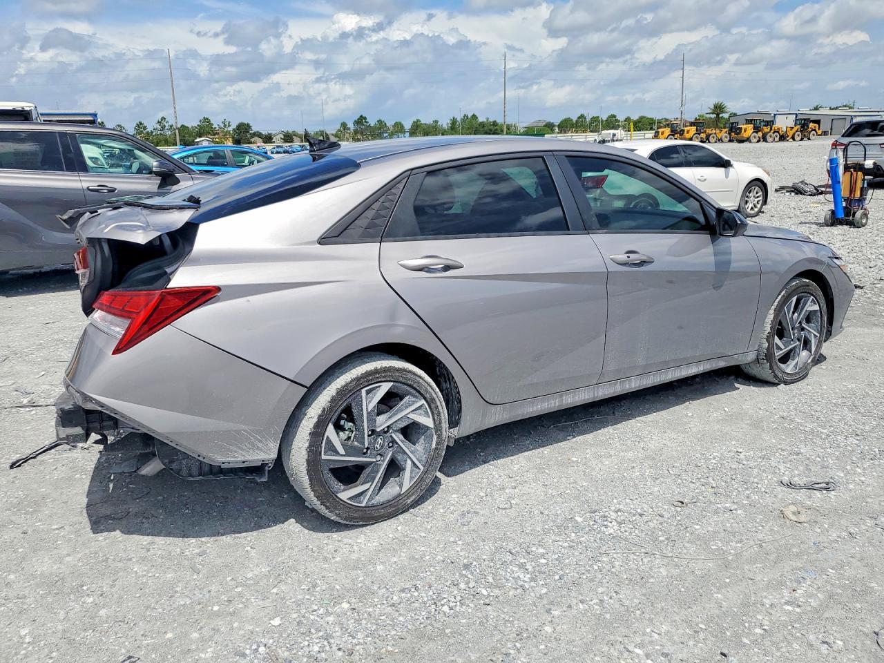 2025 Hyundai Elantra Hybrid Sel Sport - Фото 3