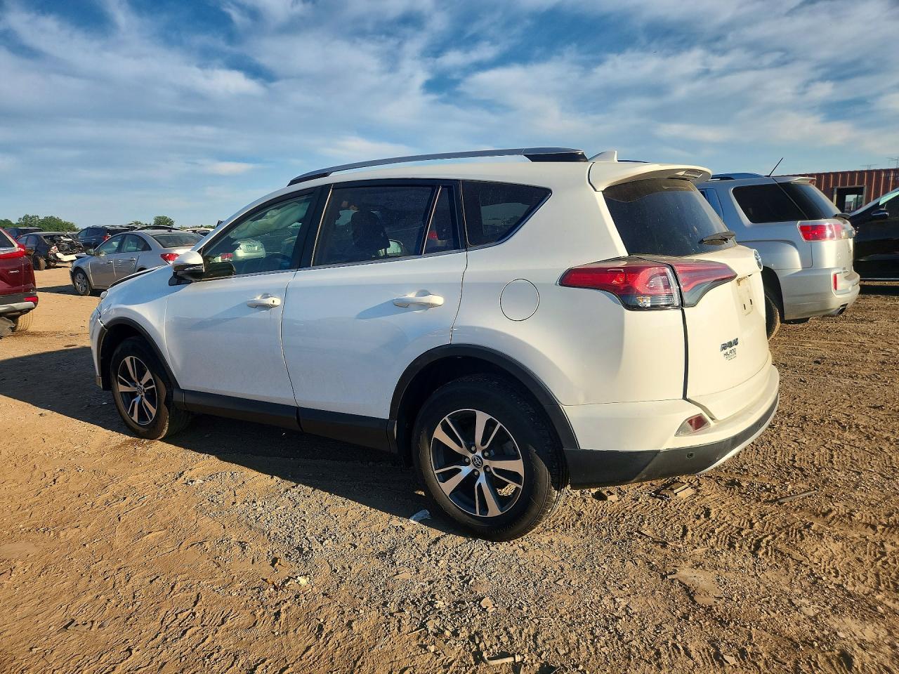 2016 Toyota Rav4 Xle - Image 2