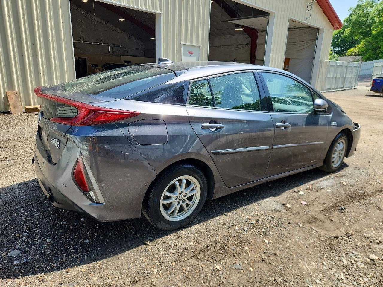 2017 Toyota Prius Prime Advanced - Image 3