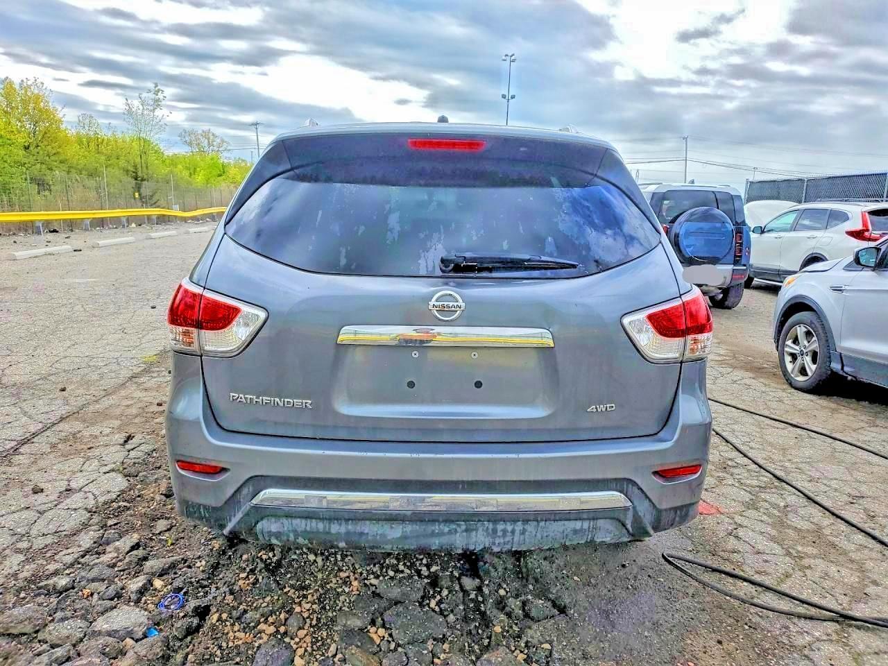 2016 Nissan Pathfinder S - Фото 6