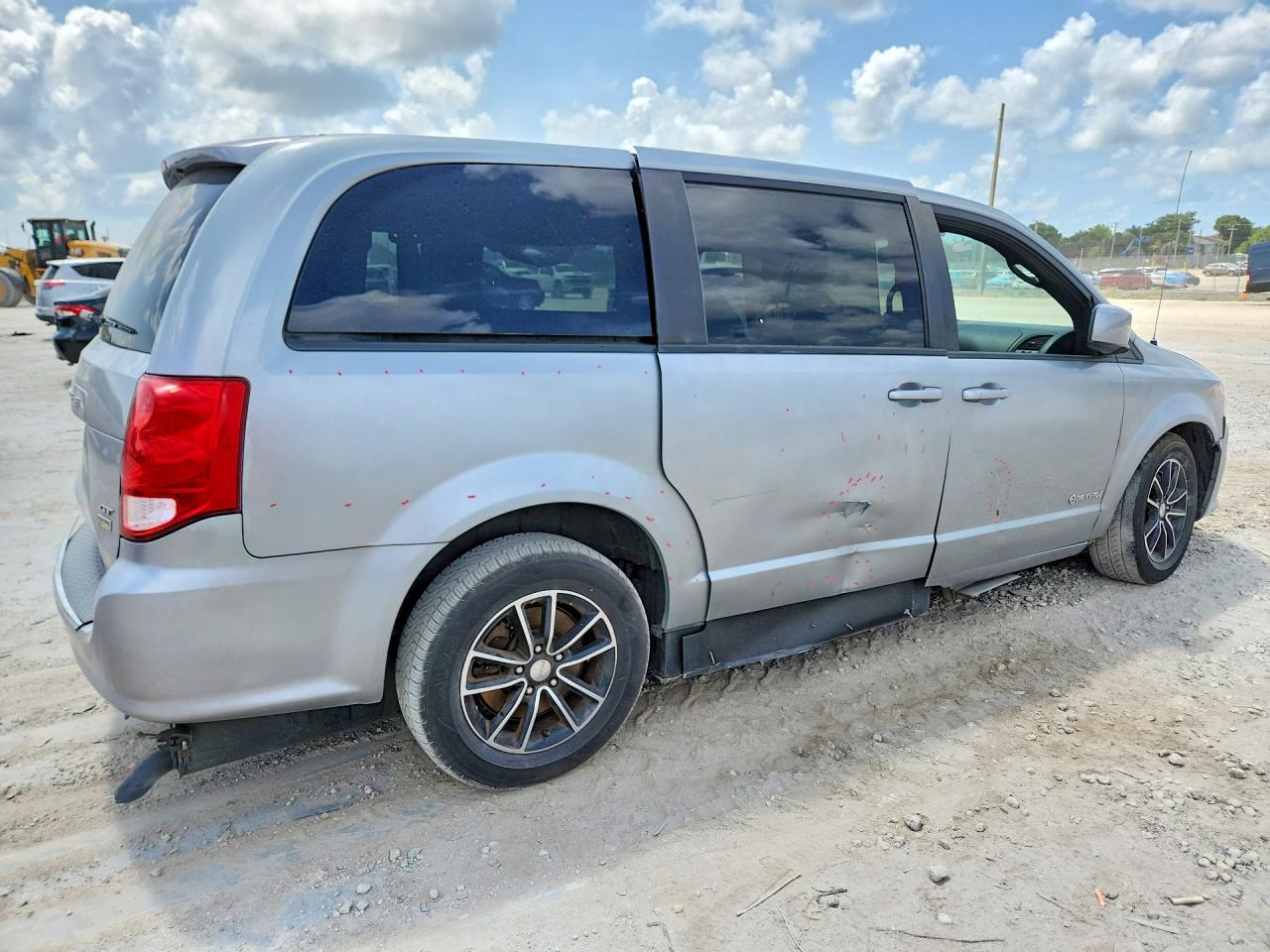 2019 Dodge Grand Caravan Gt - Image 3