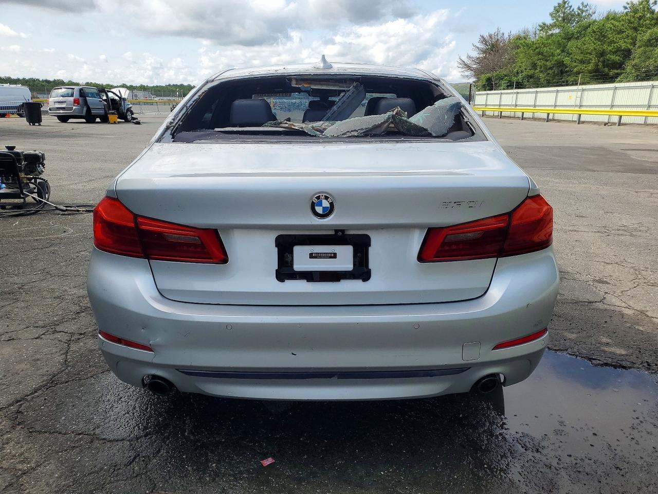 2020 BMW 530 Xi - Фото 6