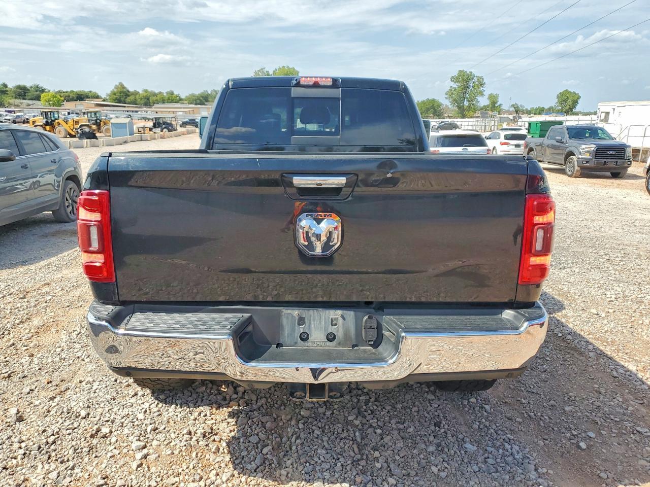 2019 Ram 3500 Laramie - Фото 6