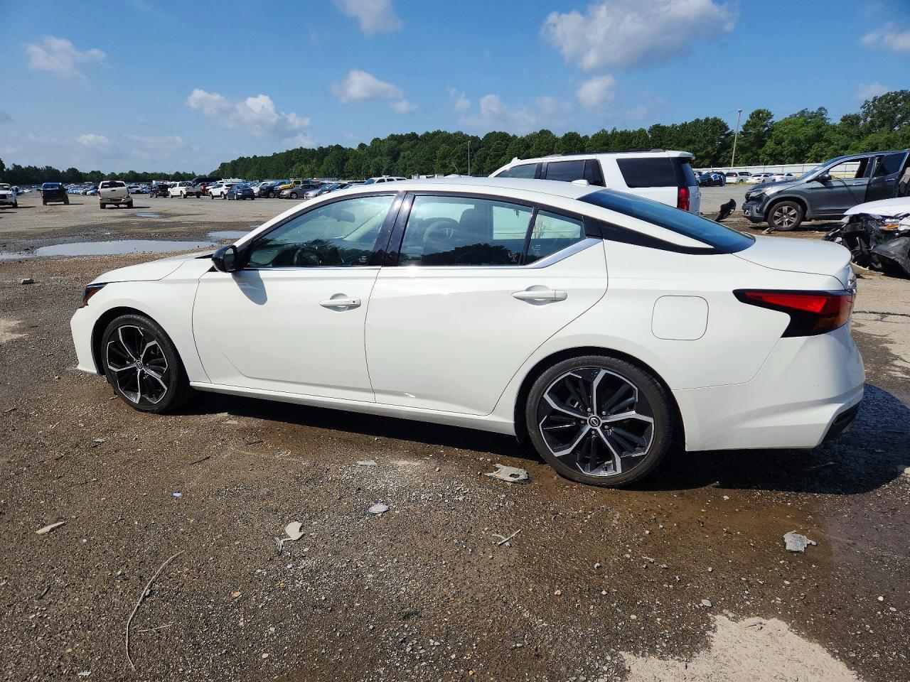 2024 Nissan Altima Sr - Фото 2