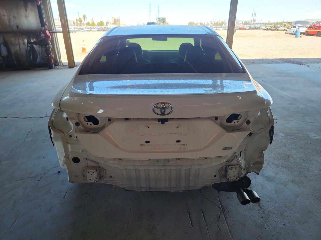 2018 Toyota Camry Se - Image 6