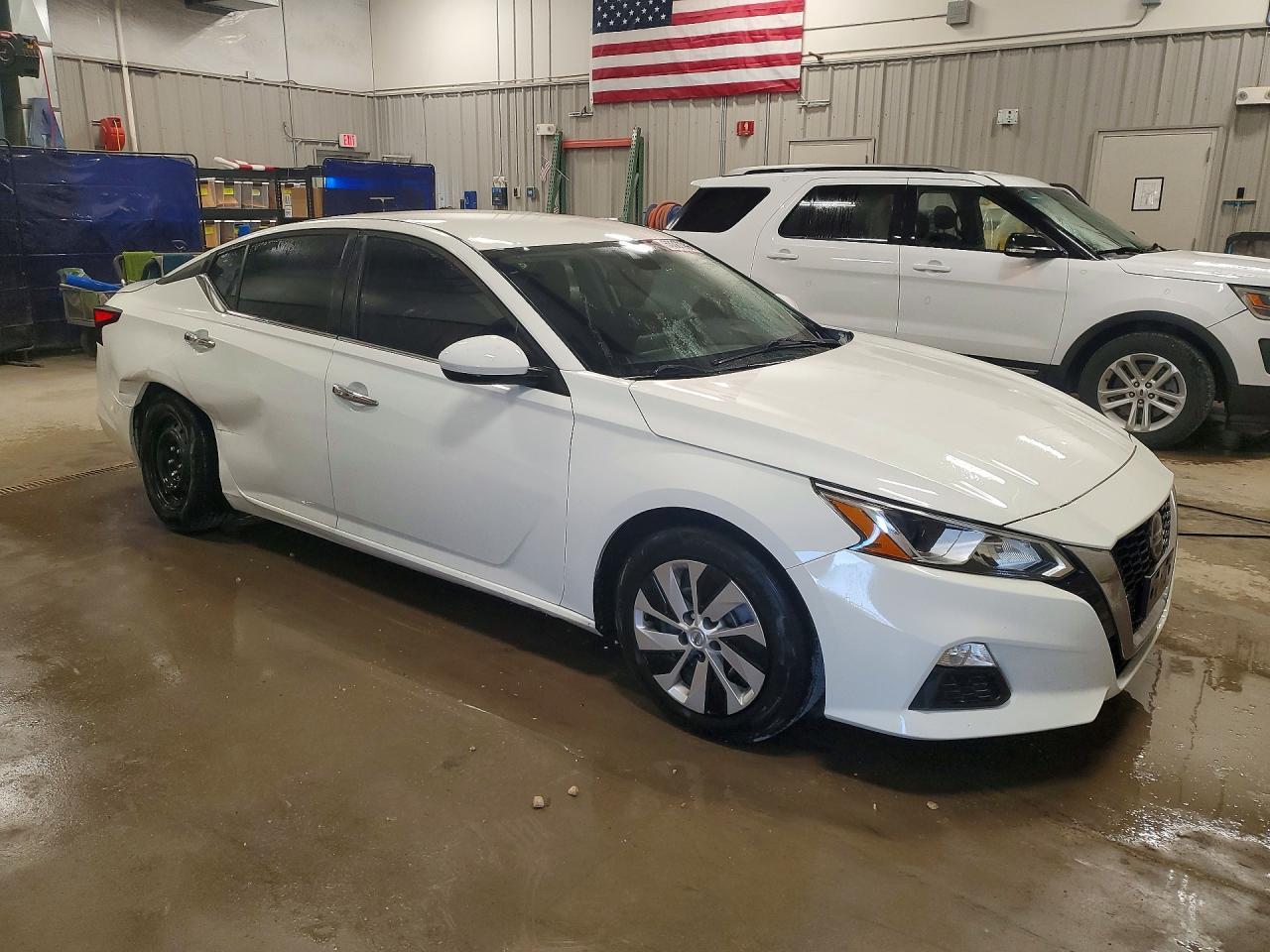 2019 Nissan Altima S - Фото 4