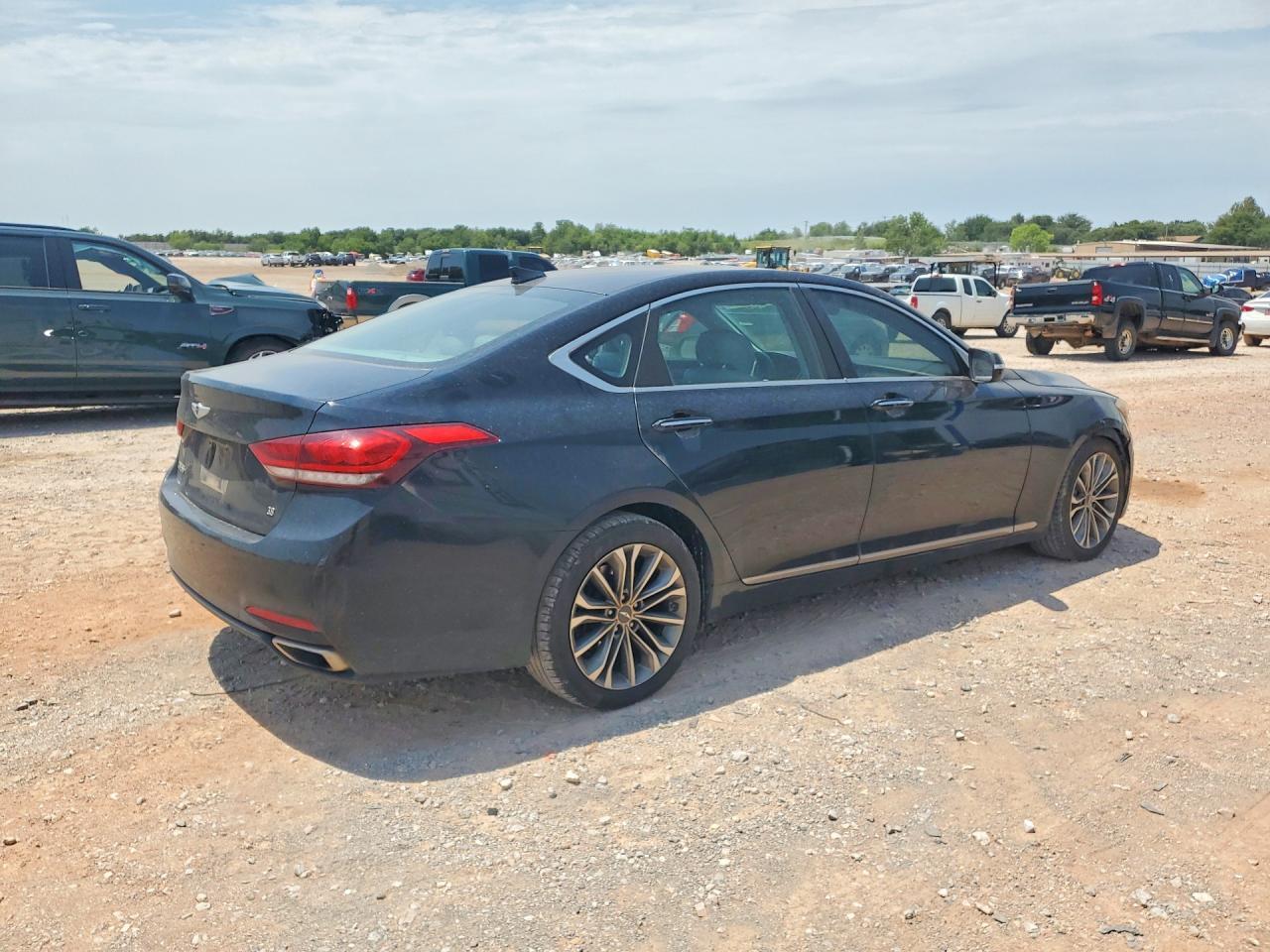 2015 Hyundai Genesis 3.8L - Фото 3