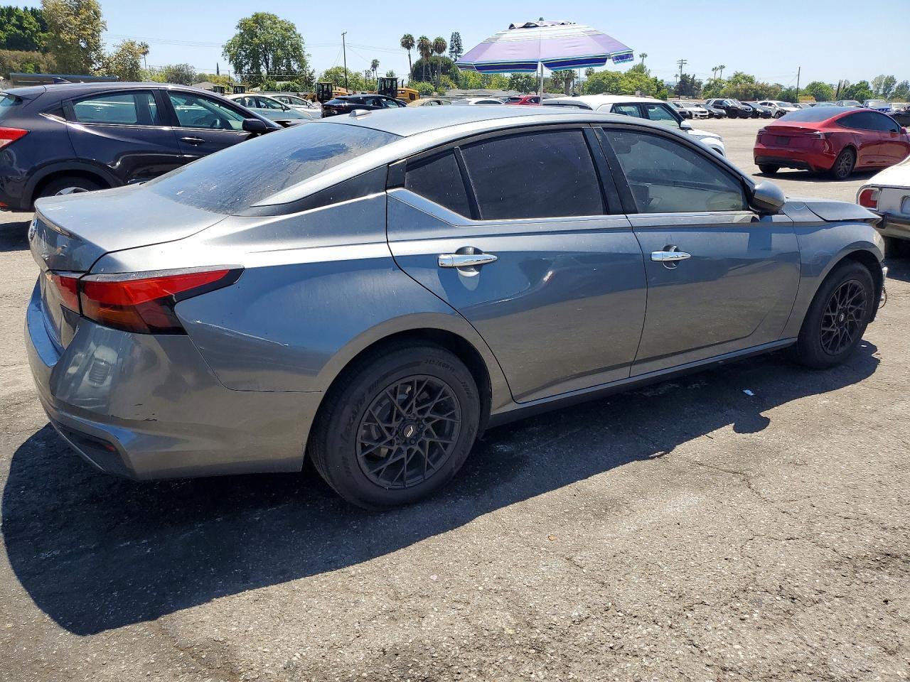 2020 Nissan Altima S - Image 3