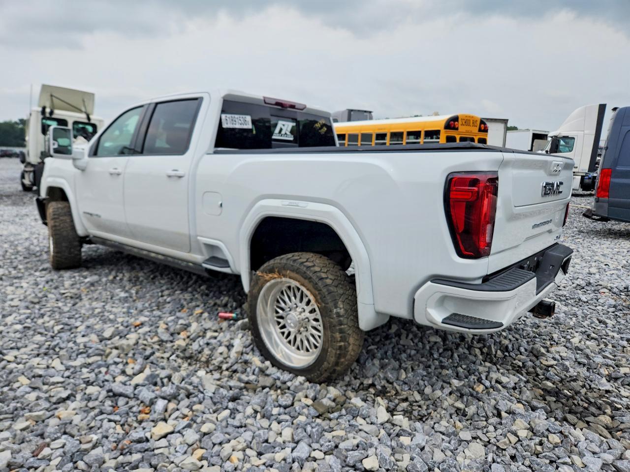 2021 GMC Sierra K3500 At4 - Фото 2