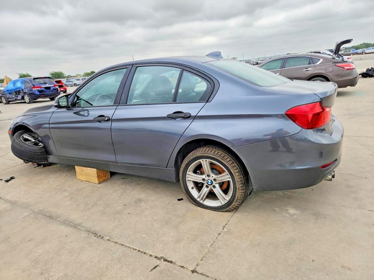 2013 BMW 328 Xi - Фото 2
