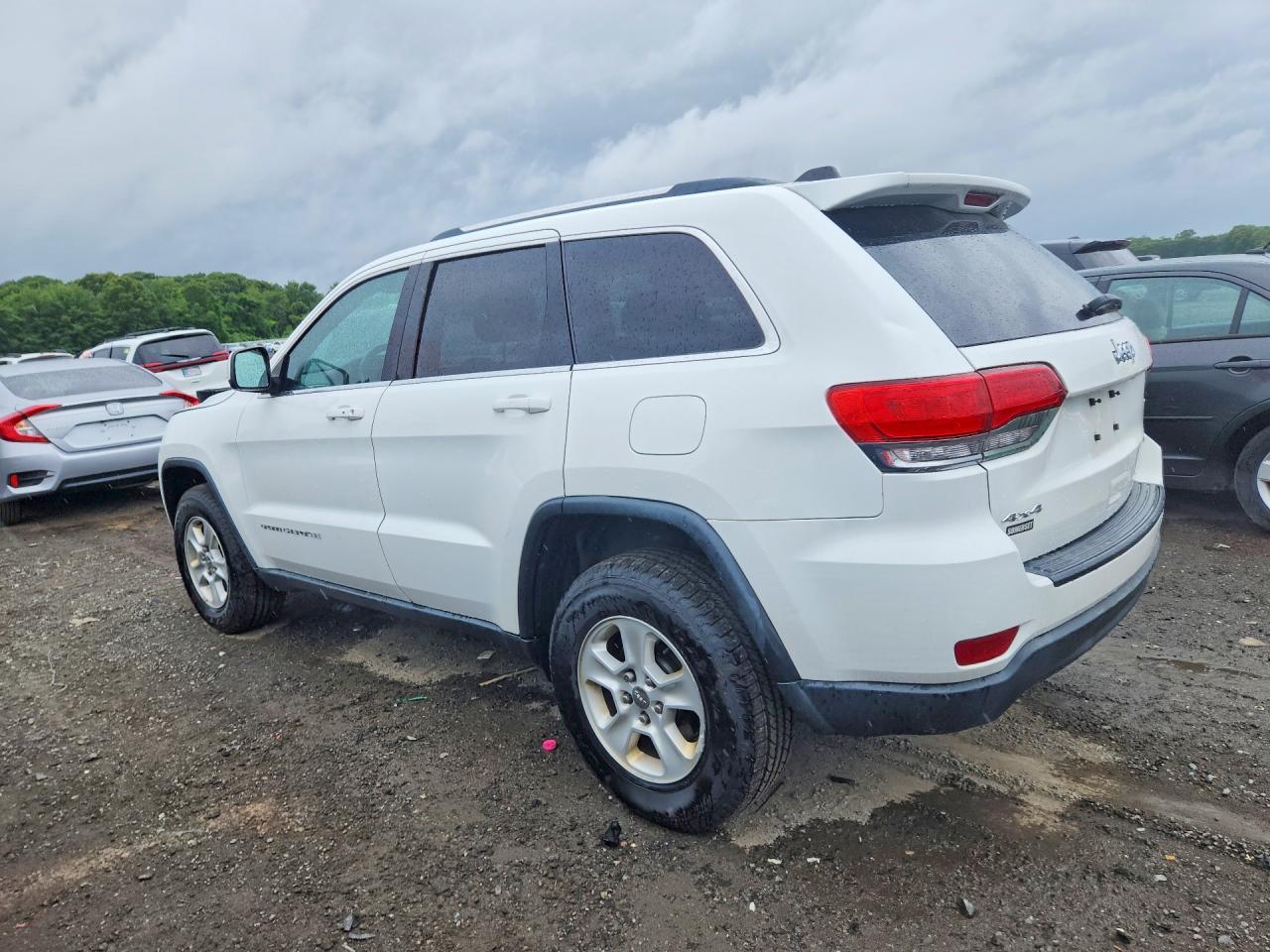 2015 Jeep Grand Cherokee Laredo - Фото 2