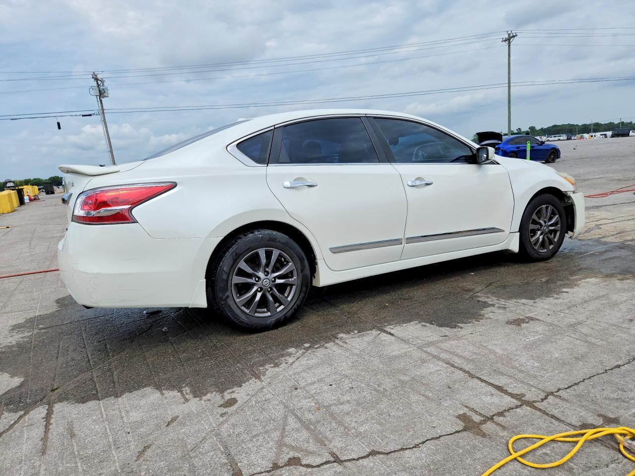 2015 Nissan Altima 2.5 S - Image 3