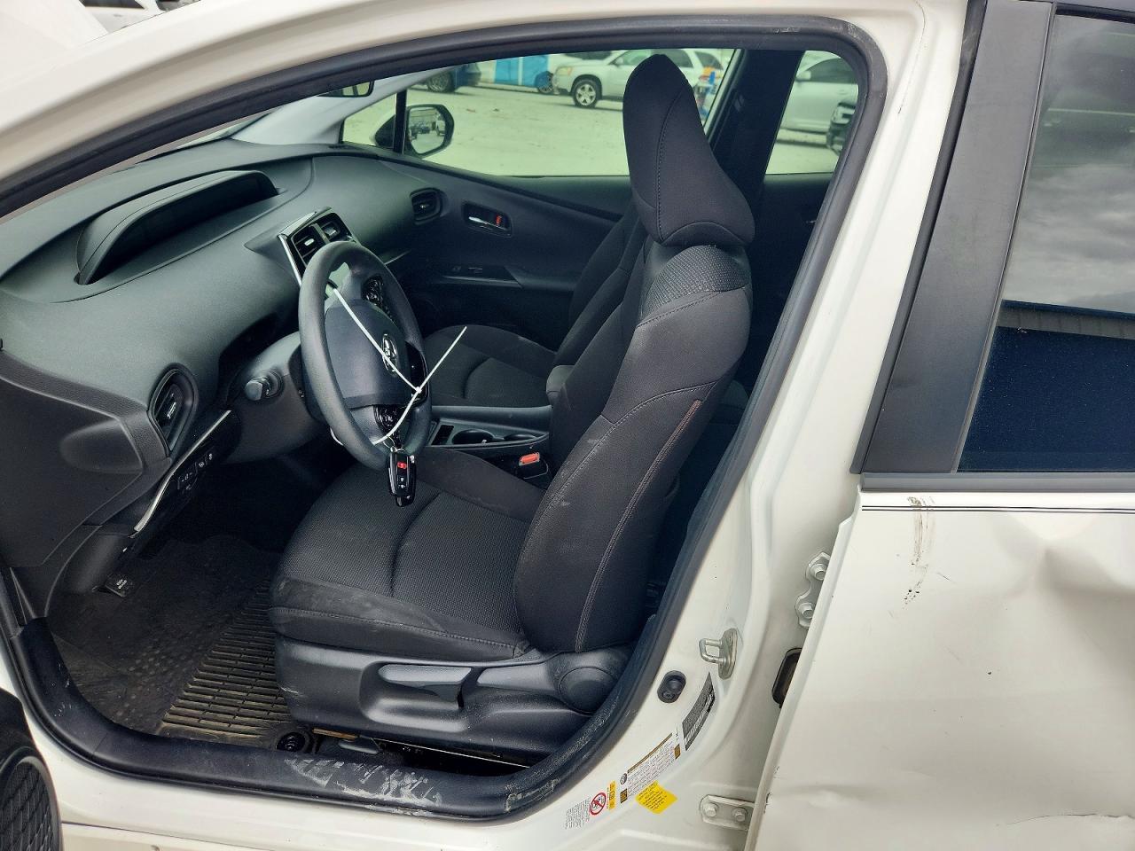 2020 Toyota Prius Le - Фото 7