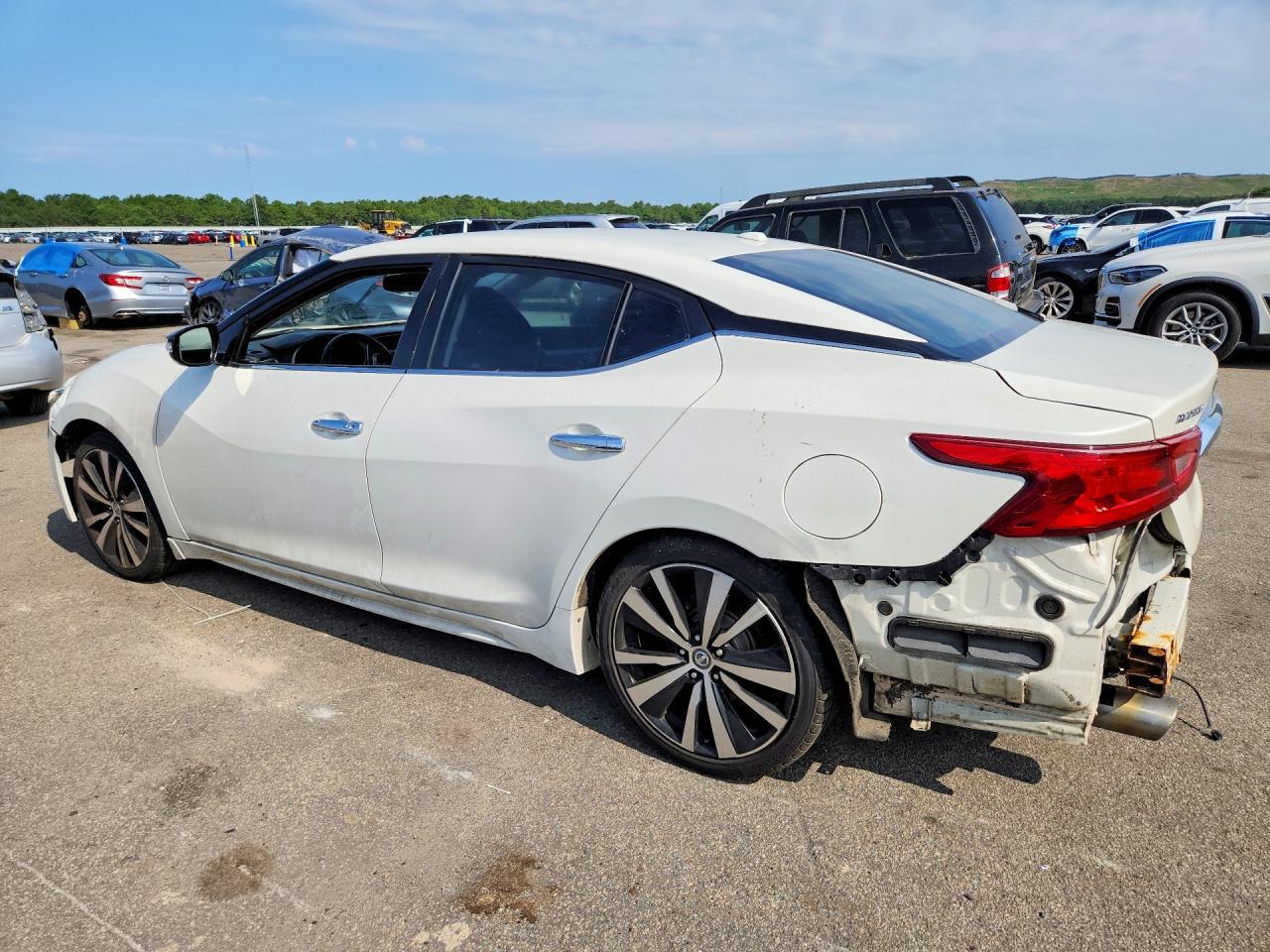 2017 Nissan Maxima 3.5 Sv - Image 2