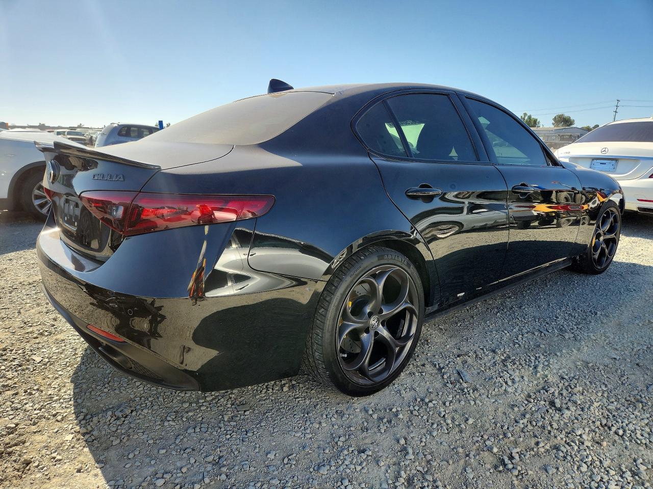 2020 Alfa Romeo Giulia Ti - Фото 3