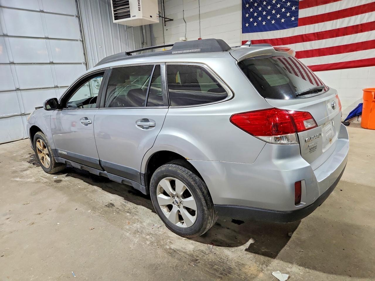 2012 Subaru Outback 2.5I Limited - Image 2