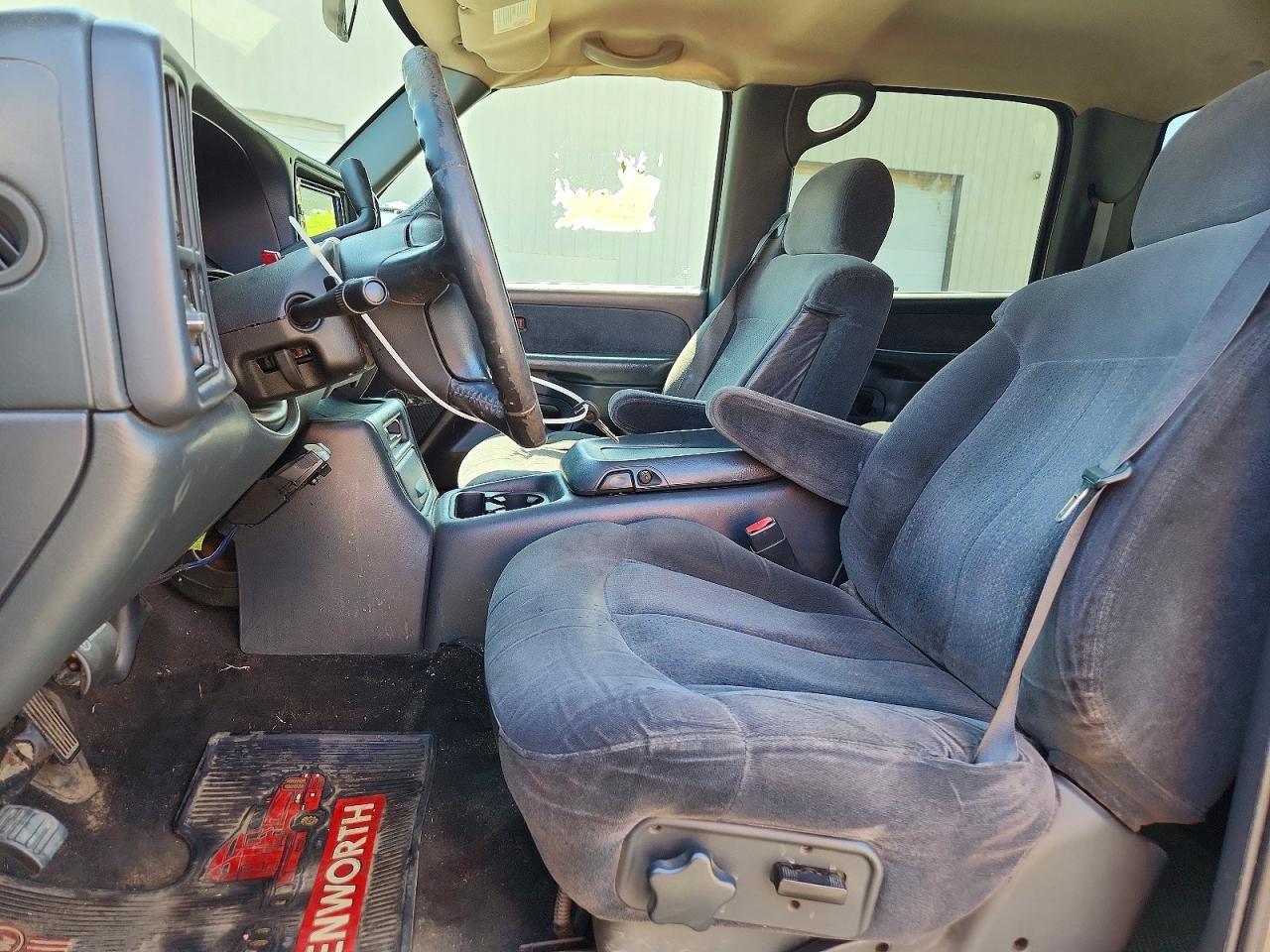 2002 Chevrolet Silverado C2500 Heavy Duty - Фото 7