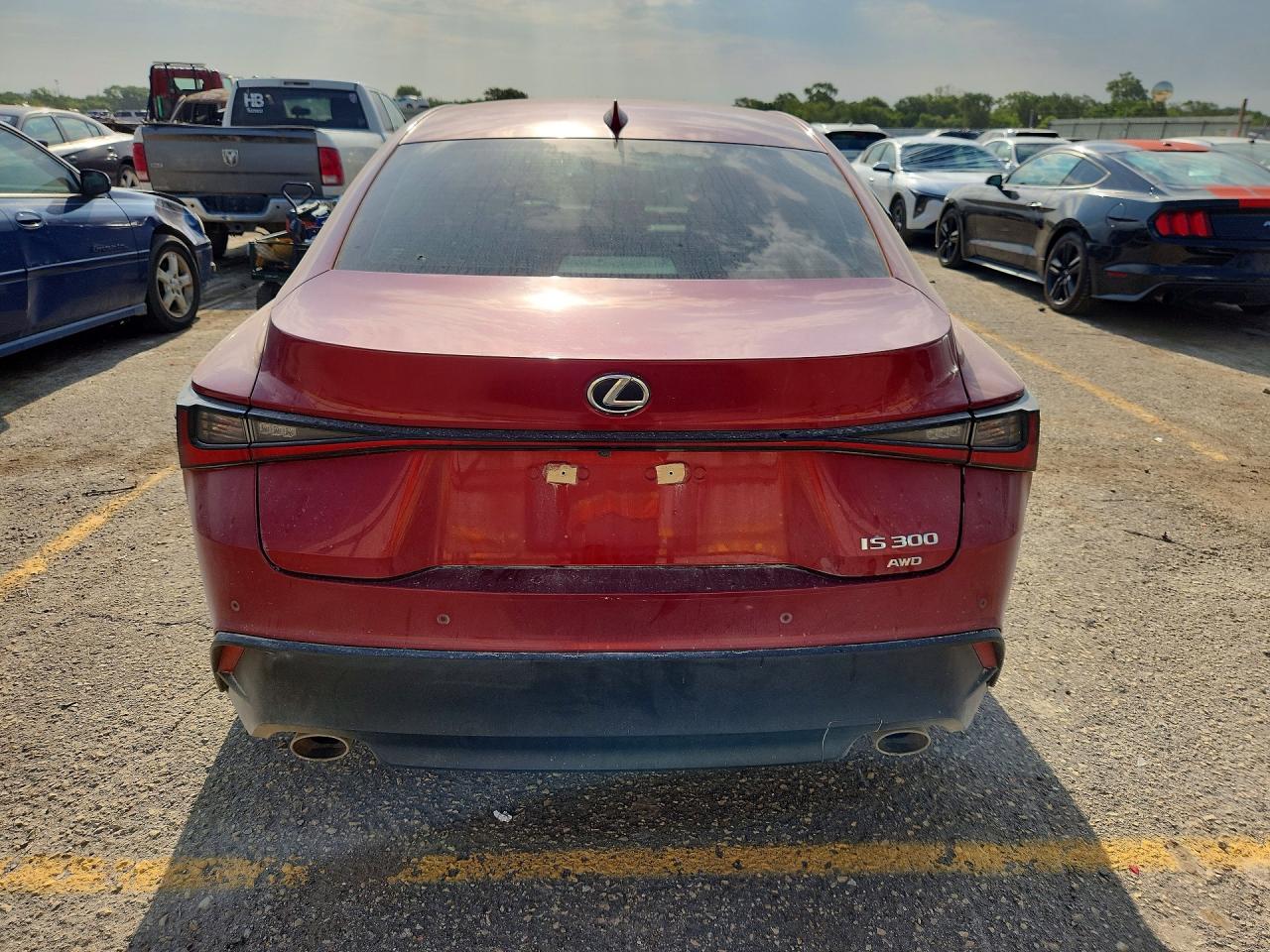 2023 Lexus Is 300 - Image 6