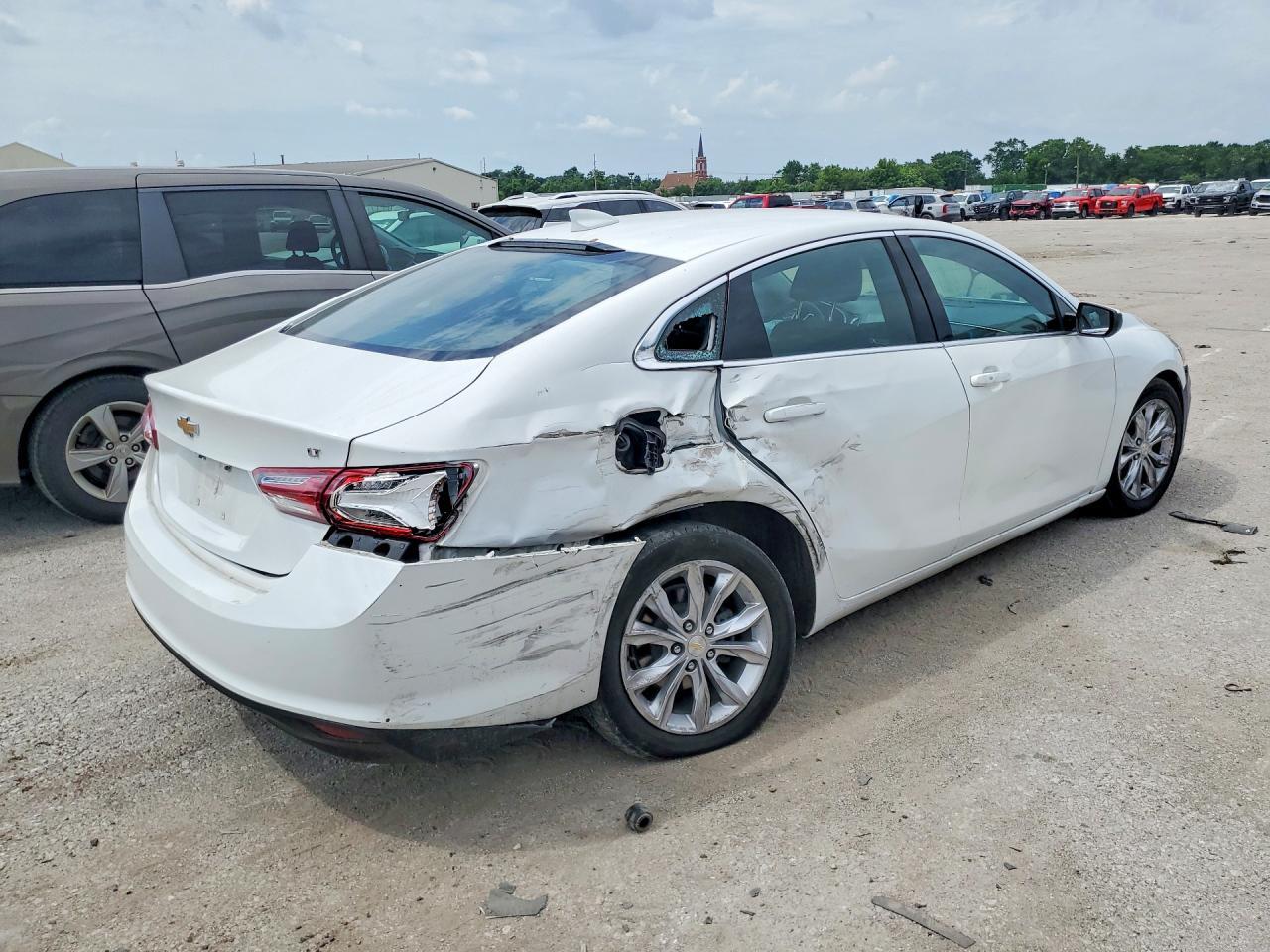 2022 Chevrolet Malibu Lt - Фото 3